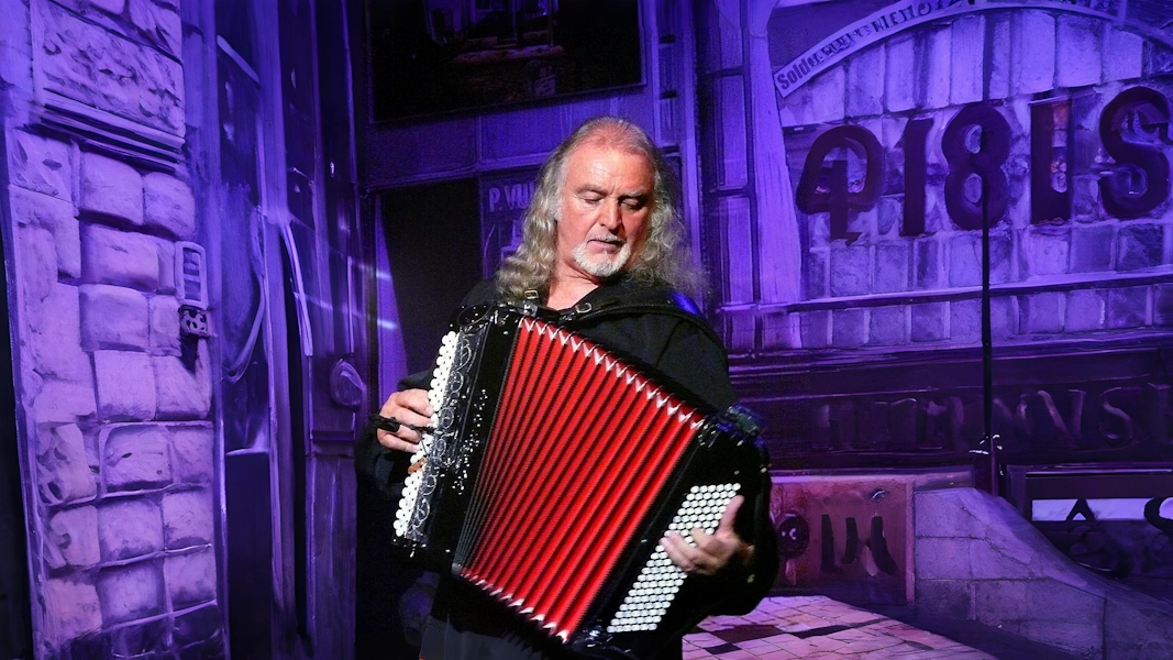 Qui est Roland Romanelli ?